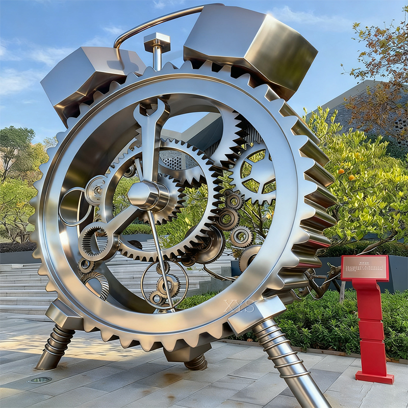 Sculptură de unelte și ceas de artizanat industrial